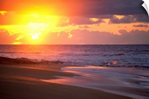 Hawaii, Oahu, Sandy Beach At Sunrise