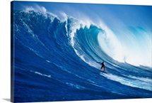 Hawaii, Maui, Peahi, Surfer On Big Wave Curling And Crashing Behind