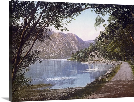 Path by the Loch. Loch Katrine
