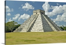 Mayan Pyramid of Kukulkan and ruins at Chichen Itza, Yucatan Peninsula, Mexico