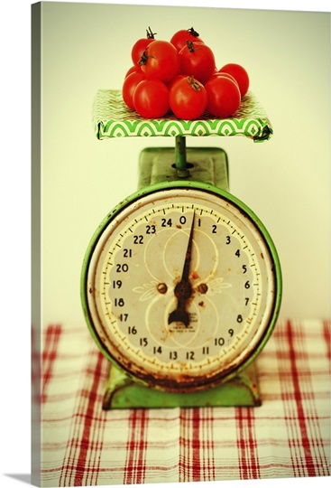 Studio shot of tomatoes on scales