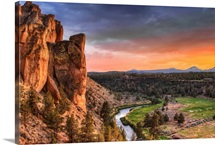 Sunset at Smith Rock State Park in Oregon with view of Crooked river.