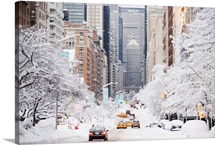 USA, New York City, Park Avenue in winter