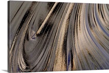 Flowing Oil in Light