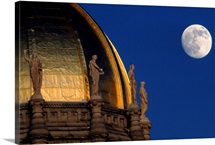 Capitol dome with moon, Hartford, Connecticut