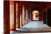 Covered Walkway of Sotoportego del Banco Giro, Rialto, Venice, V