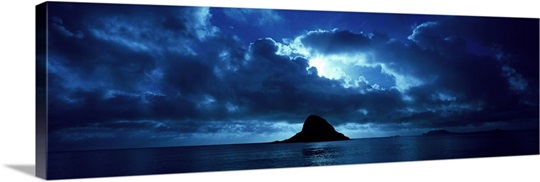 Island in the sea, Chinaman's Hat (Mokolii), Oahu, Hawaii