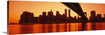 New York, East River and Brooklyn Bridge