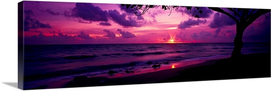 Sunrise over the sea, Pounders Beach, Oahu, Hawaii