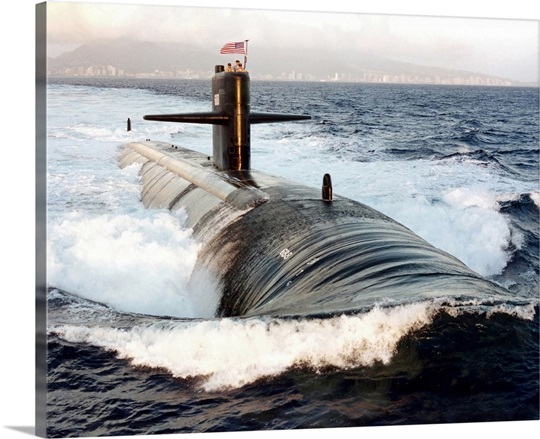 Starboard bow view of Attack Submarine USS Los Angeles