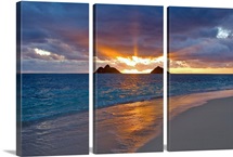 Hawaii, Oahu, Lanikai, Sunrise With The Mokulua Islands In The Distance