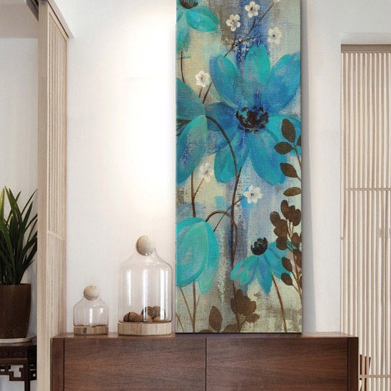 Traditional Entryway Décor with Panoramic Flower Art