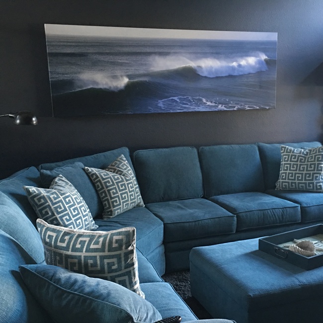 Panoramic Art in a Cozy Coastal Room