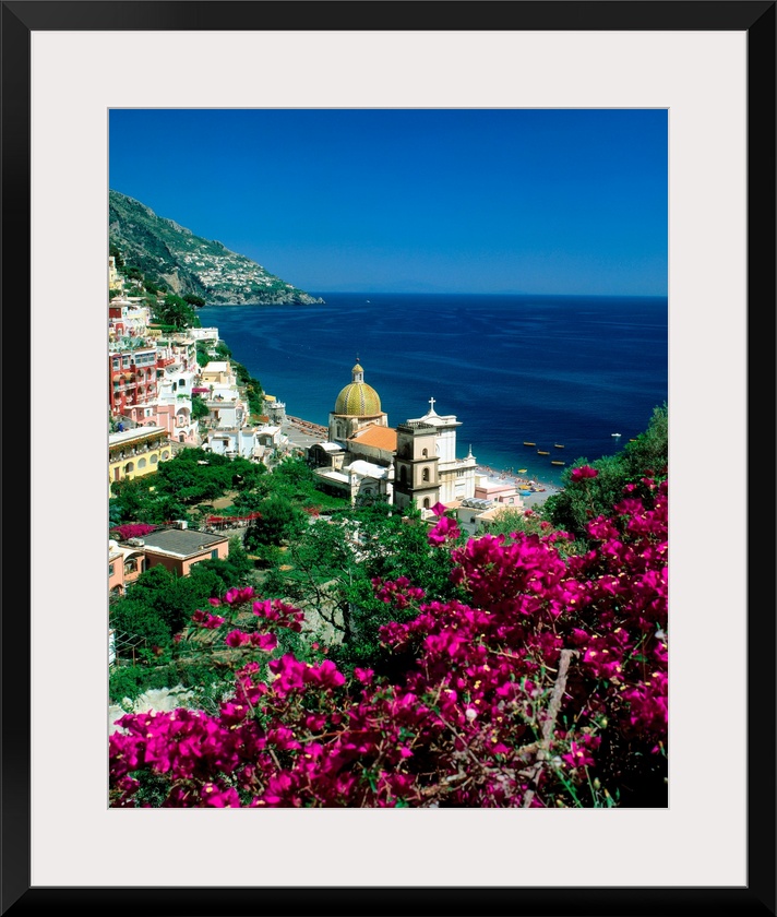 Italy, Campania, Positano, view over town and coast, Amalfi coast