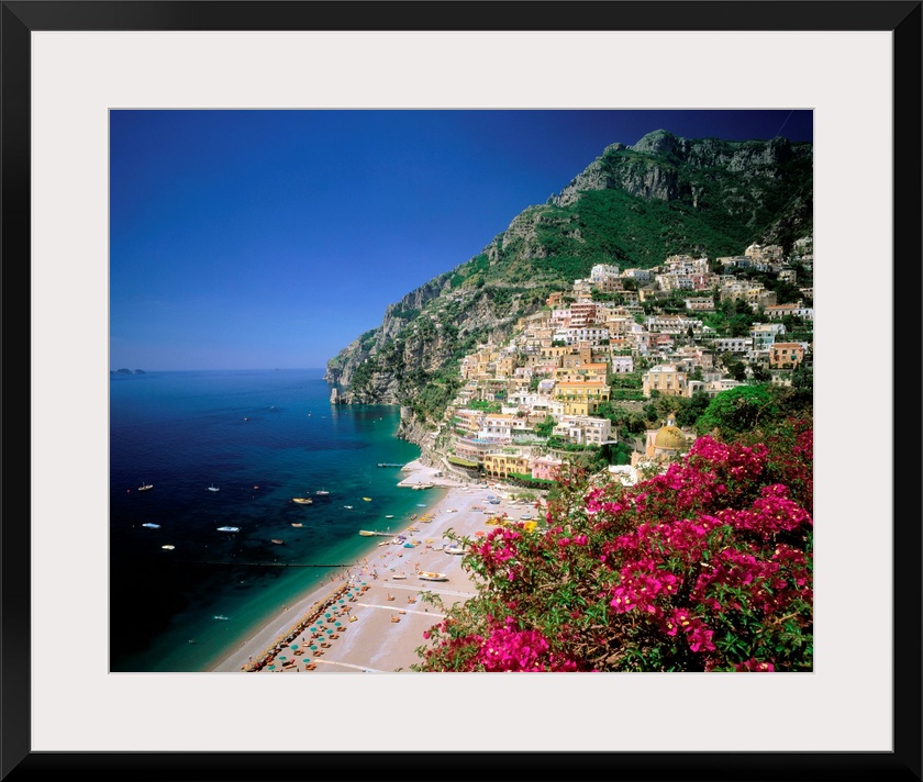 Italy, Campania, Positano, view over town and coast, Amalfi coast