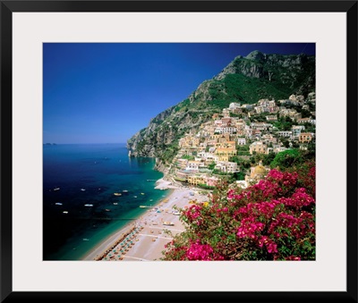 Italy, Campania, Positano, view over town and coast, Amalfi coast