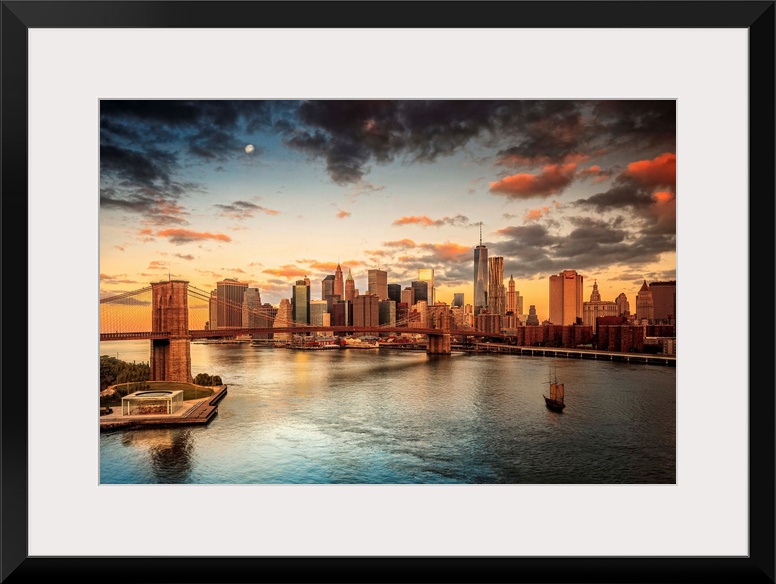 USA, New York City, East River, Manhattan, Brooklyn Bridge, Brooklyn Bridge and Manhattan skyline at sunrise.