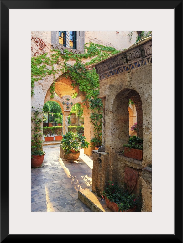 Italy, Amalfi Coast, Ravello, Villa Rufolo. Cloister.