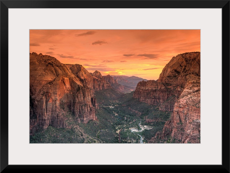 USA, Utah, Zion National Park, Zion Canyon from Angel's Landing
