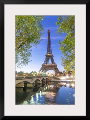 Eiffel Tower Green Nature In Paris