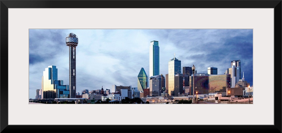 A horizontal image of the city of Dallas, Texas.