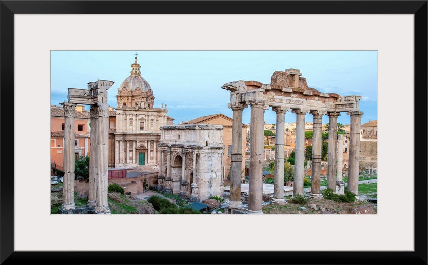 Photograph of the ruins at the Roman Forum.