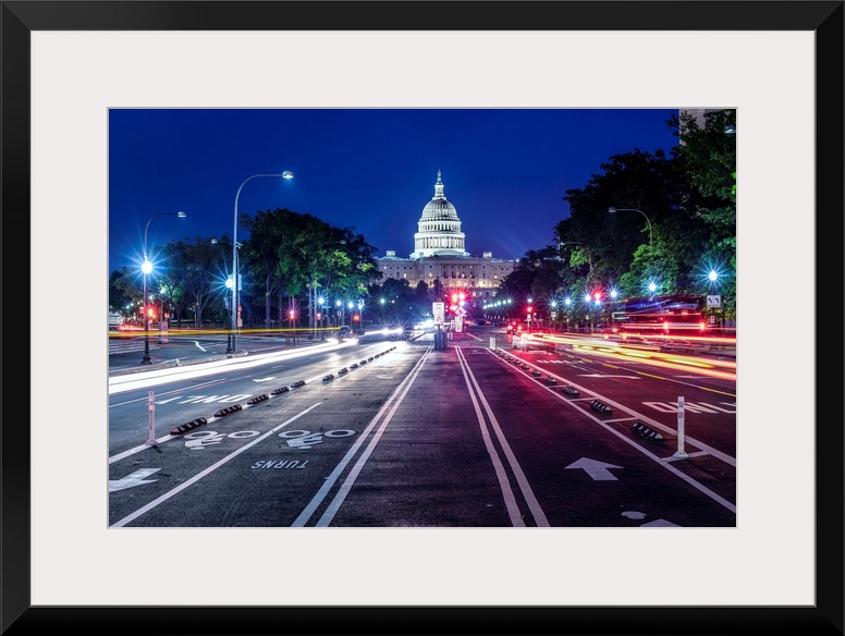 Streetview of the US Capitol Building at night in Washington DC.