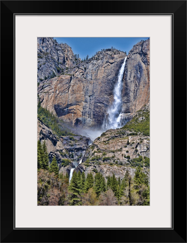 Stunning Yosemite Falls in California, USA