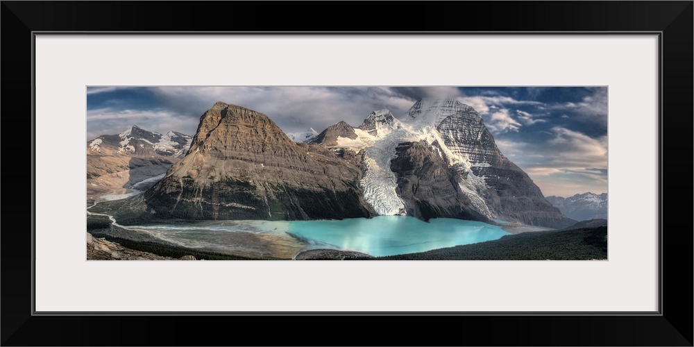 Berg Lake, Mount Robson Provincial Park, British Columbia, Canada