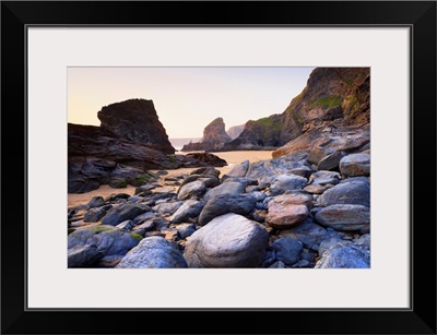 Boulders And Sea Stacks At Low Tide, Bedruthan Steps, Cornwall, England
