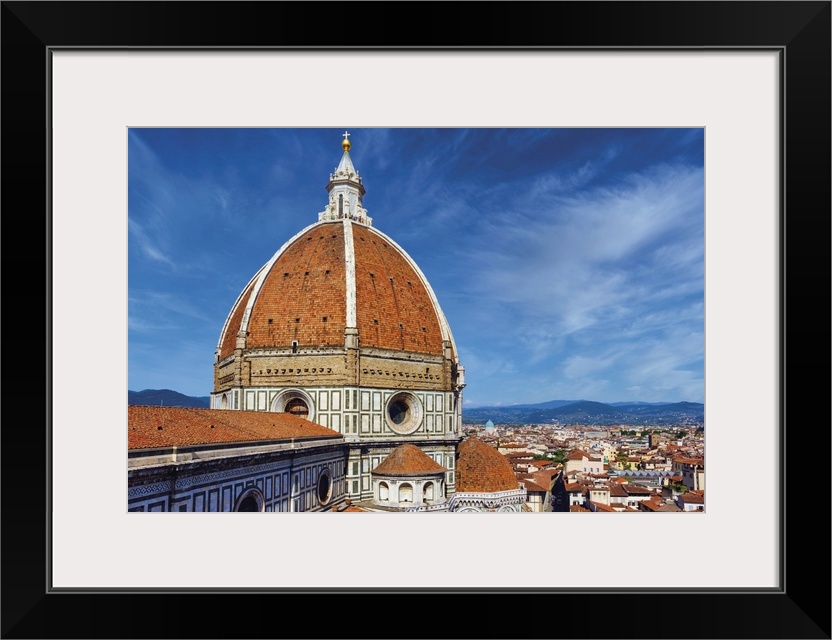 Florence, Tuscany, Italy. Filippo Brunelleschi's Dome of the Duomo, or cathedral. Basilica di Santa Maria del Fiore. The h...