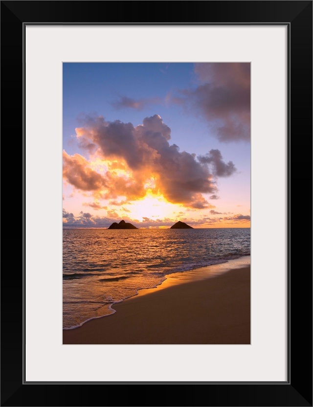 Hawaii, Oahu, Lanikai, Sunrise With The Mokulua Islands In The Distance