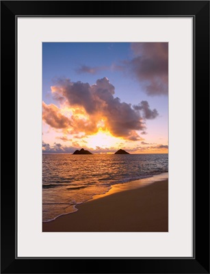 Hawaii, Oahu, Lanikai, Sunrise With The Mokulua Islands In The Distance