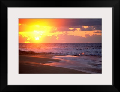 Hawaii, Oahu, Sandy Beach At Sunrise
