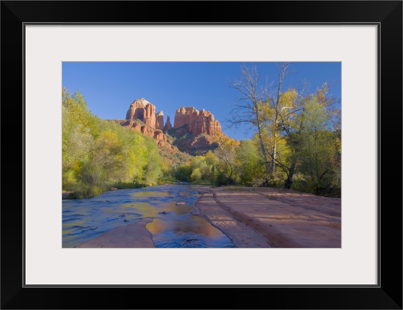 Arizona, Sedona, Crescent Moon Recreation Area, Red Rock Crossing, Oak Creek with Cathedral Rock,