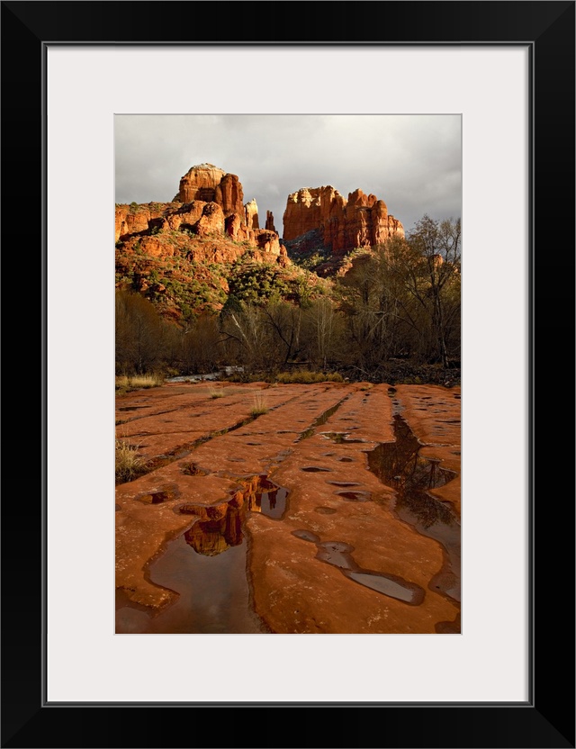 USA, Arizona, Sedona, Red Rock Crossing. View of Cathedral Rocks at sunset.