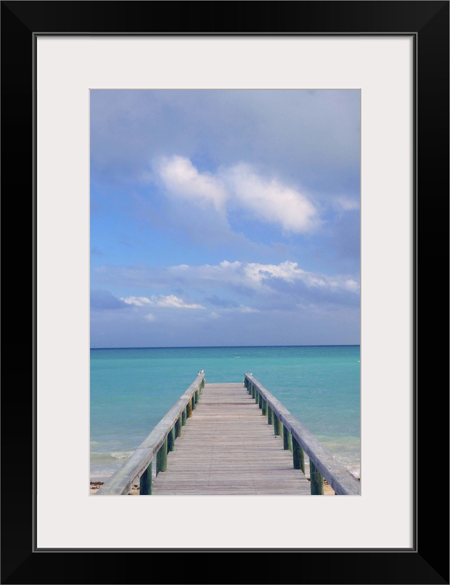 BAHAMAS-Grand Bahama Island-Eastern Side:.Barbary Beach-.Pier View