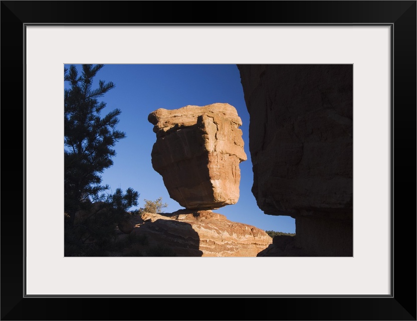 Balanced Rock Rock Formation, Garden of The Gods National Landmark, Colorado Springs, Colorado, USA, February 2006