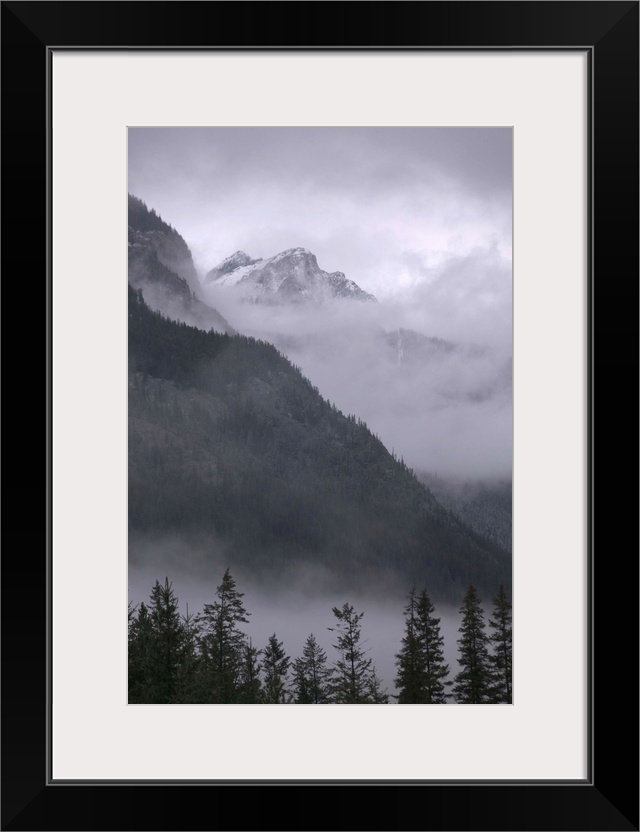 British Columbia, Yoho National Park, Mountains and Mist