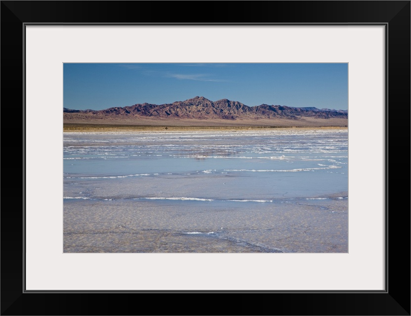 USA, California, Amboy. Salt flats, Bristol Dry Lake, Mojave Desert.