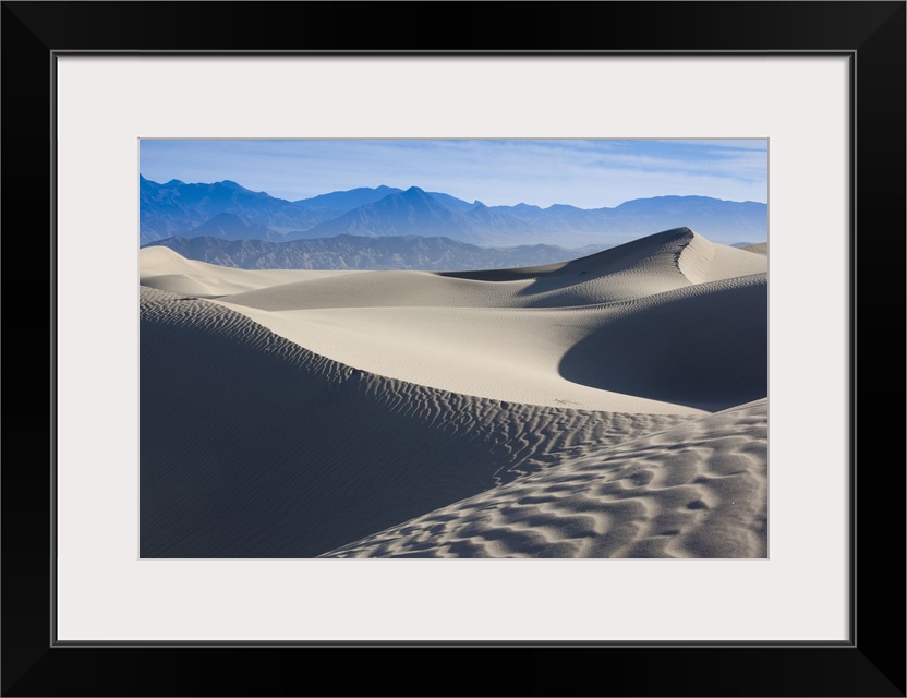 USA, California, Death Valley National Park, Mesquite Flat Sand Dunes, dawn