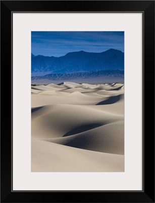 California, Death Valley National Park, Mesquite Flat Sand Dunes, dawn