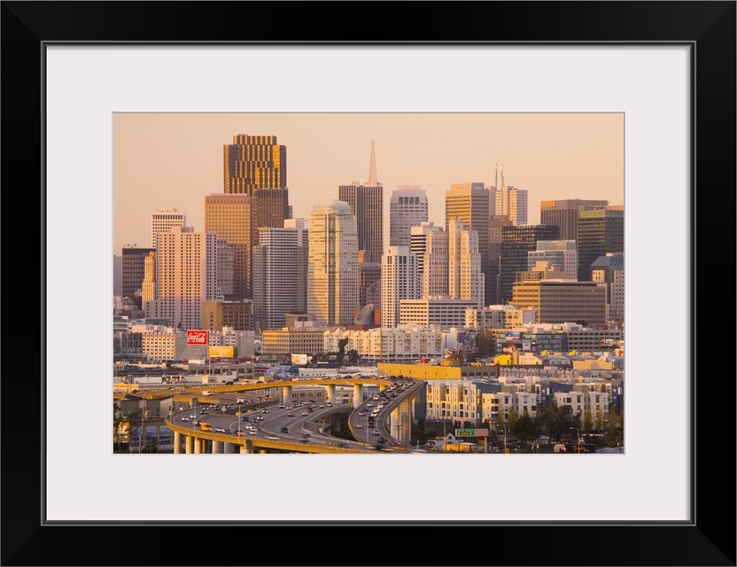 USA, California, San Francisco, Potrero Hill, view of downtown and I-280 highway, dusk