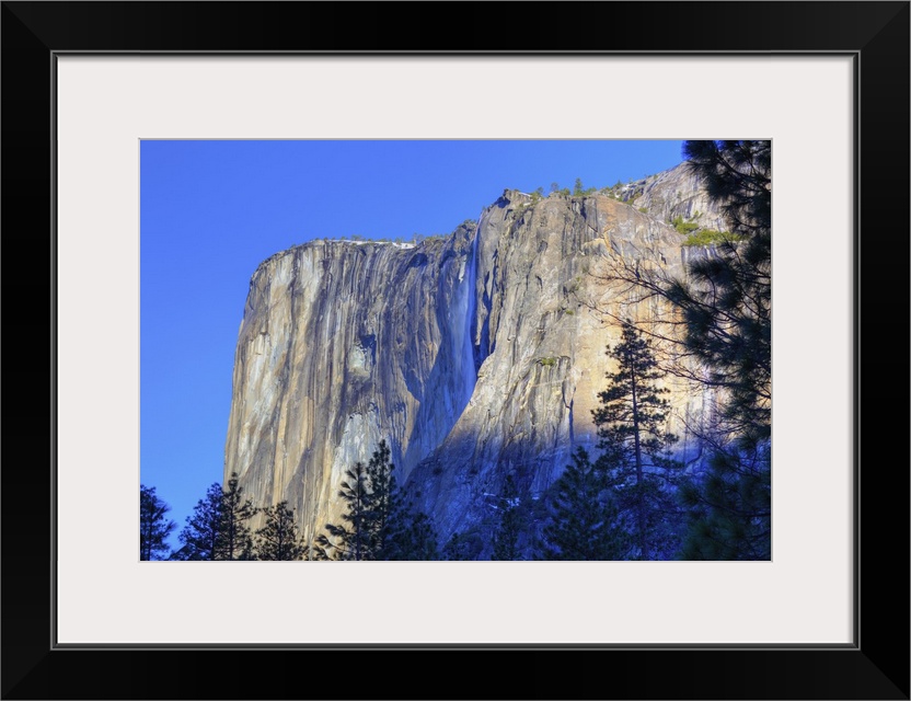 California, Yosemite National Park, El Capitan and Horsetail Falls.