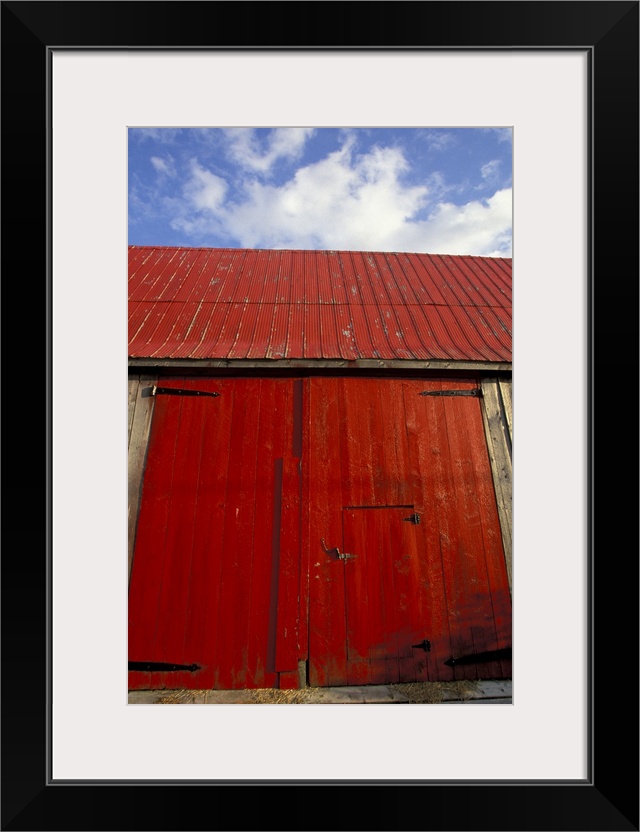 NA, Canada, New Brunswick, Shepody.Red barn door