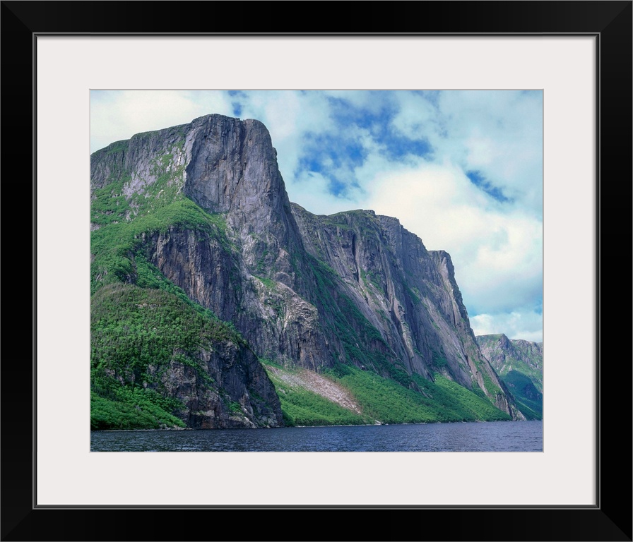 Canada, Newfoundland, Gros Morne NP, Western Brook Pond, an inland fiord through the Long Range Mtns.