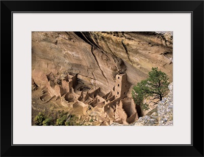 Colorado, Mesa Verde NP. Square Tower House ancestral puebloan ruins in Navajo Canyon