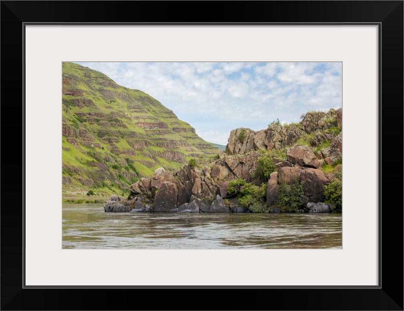 Hells Canyon National Recreation Area, Washington State, USA. The winding Snake River, with one side of the river being Id...