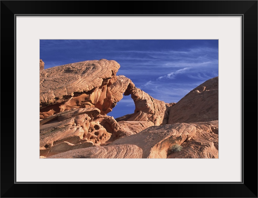 North America, U.S., Nevada, Valley of Fire State Park. Arch Rock.