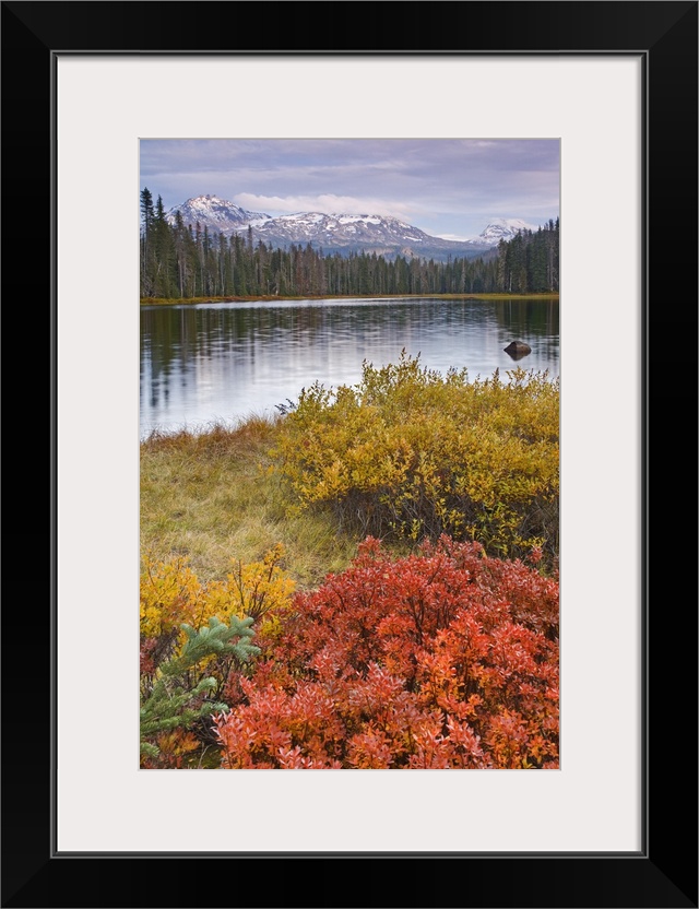 USA, Oregon, Willamette National Forest. Scott Lake and Three Sisters Mountain.